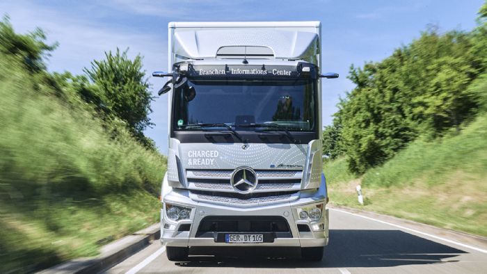 Εντυπωσιάζουν τα χαρακτηριστικά του eActros, του 1ου ηλεκτρικού φορτηγού της Mercedes-Benz Trucks.