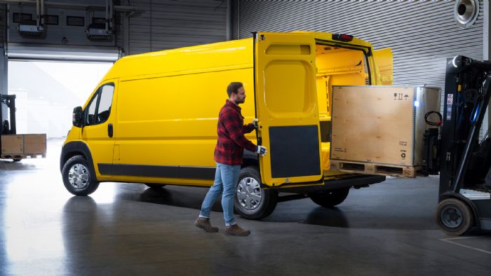 Αναλόγως της έκδοσης αμαξώματος τους, τα Μεγάλα Vans μπορούν να υποστηρίξουν τη μεταφορά από 3-5 ευρωπαλετών. 
