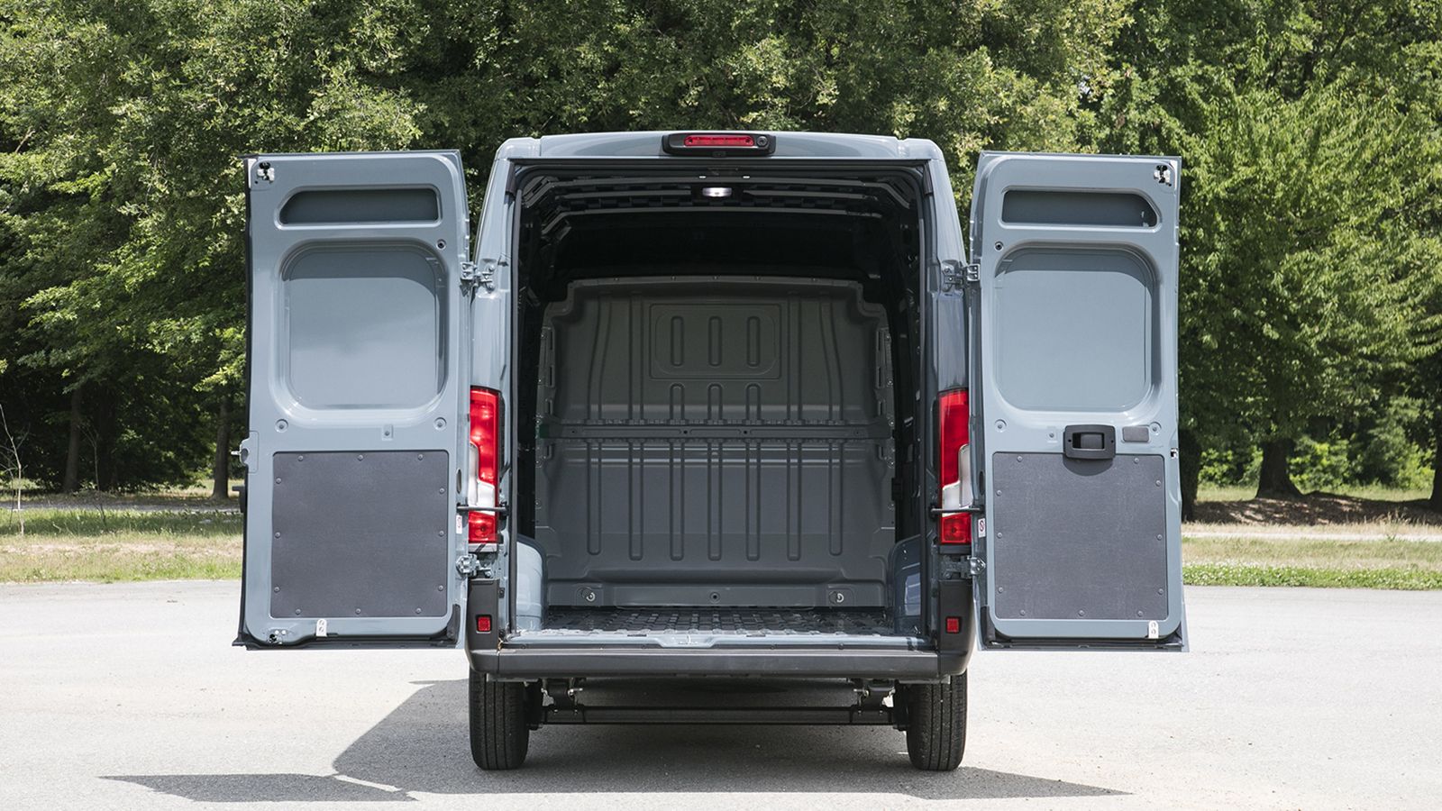 Οι εξαιρετικές μεταφορικές δυνατότητες του Μεγάλου Van της Fiat Professional διατηρούνται αναλλοίωτες ενώ… 