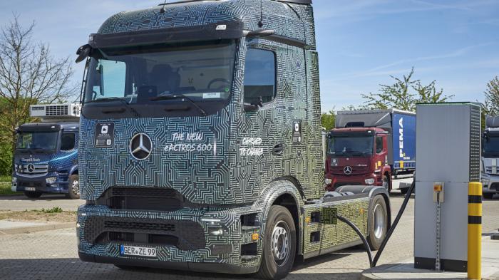 Mercedes – Benz Trucks: Ηλεκτρική φόρτιση για πρώτη φορά στο 1 mW 