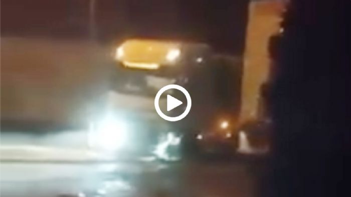VIDEO: οδηγός «λιώμα» σακατεύει φορτηγό!