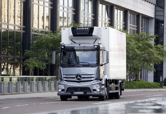 To Mercedes-Benz Antos, είναι ένα heavy duty φορτηγό, στοχευμένο για διανομή σε μικρές αποστάσεις.