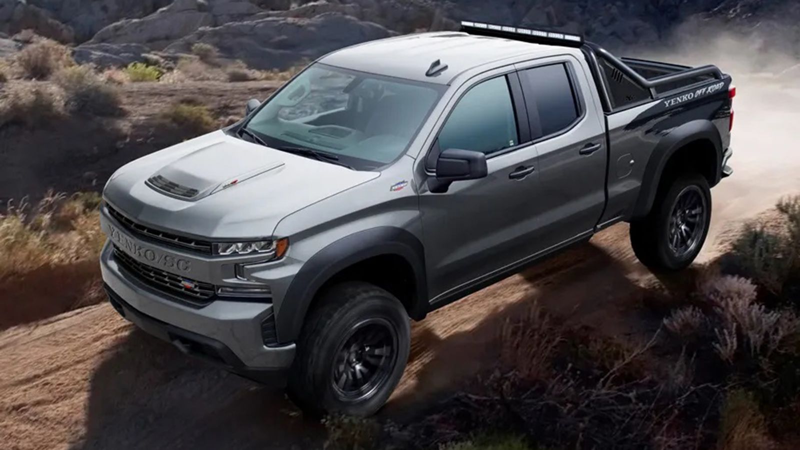 Στο Yenko/SC Silverado Off Road, το «lift» ανάρτησης των 4 ιντσών φέρει αμορτισέρ της Fox.