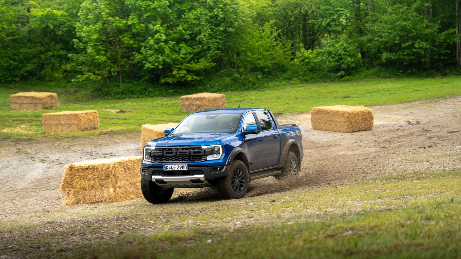 Ford Ranger Raptor: Το «αγροτικό» που… απογειώνεται στον αέρα!