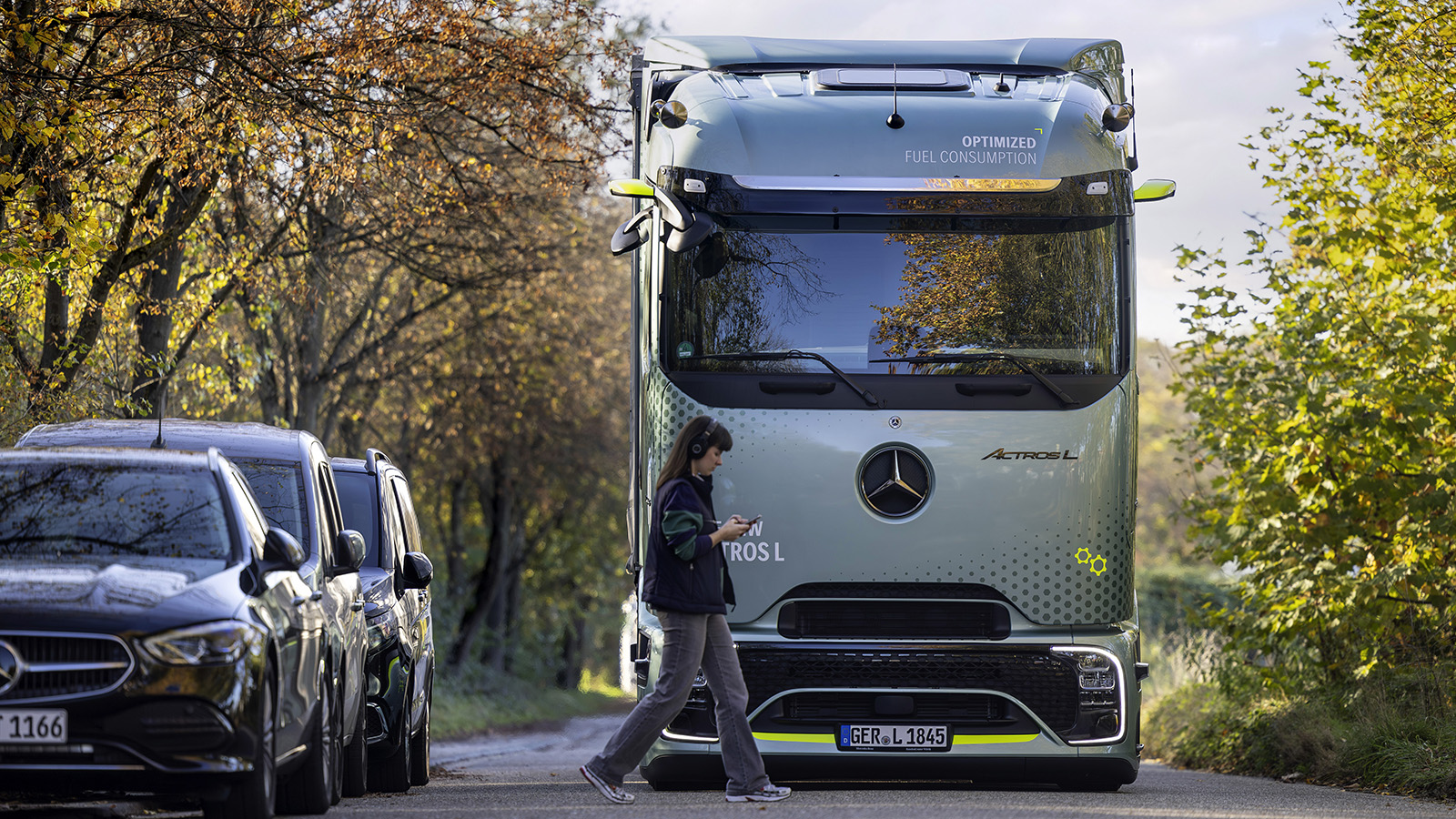 Νέα συστήματα υποβοήθησης από τη Mercedes-Benz Trucks!