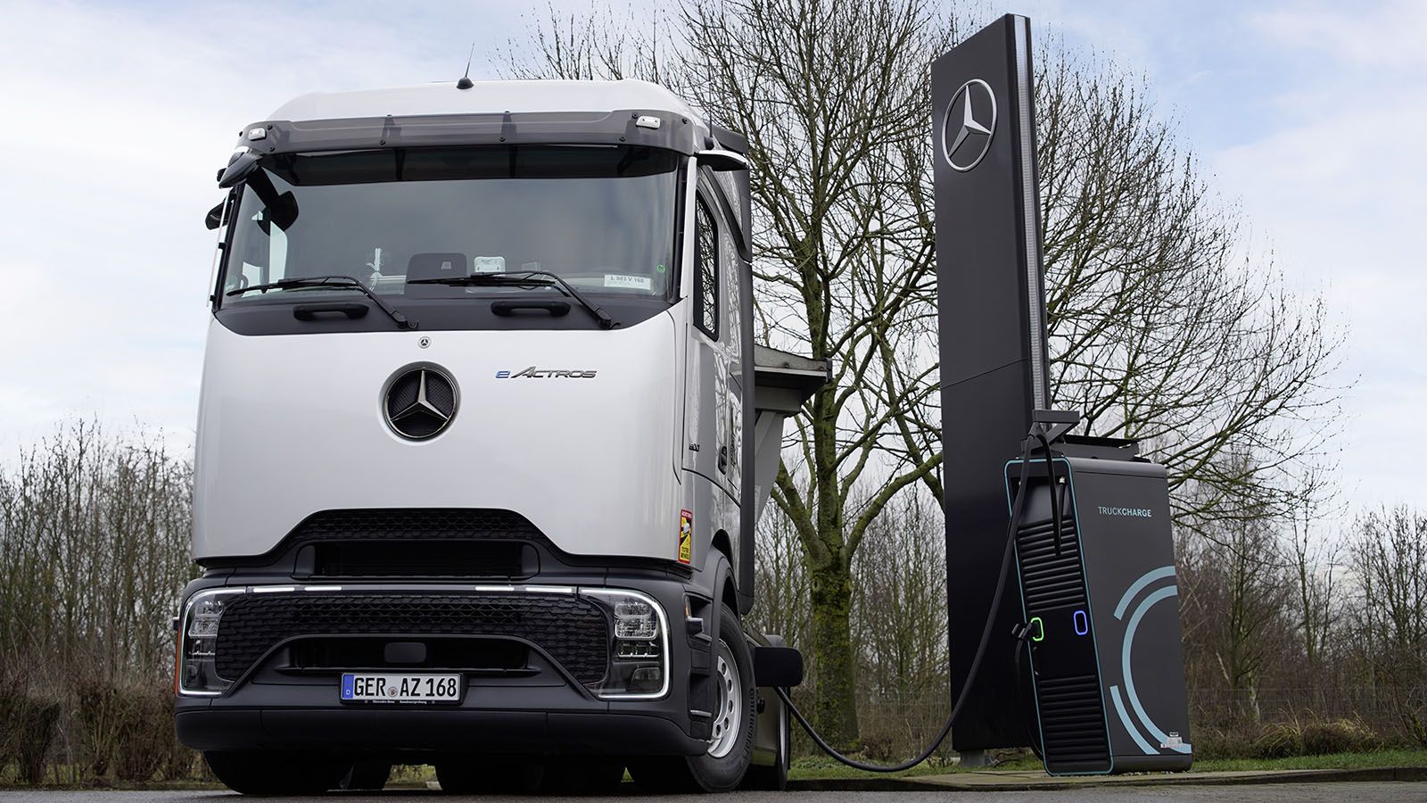 Daimler Truck: Συστήνει ημι - δημόσιο δίκτυο φόρτισης για e-trucks!