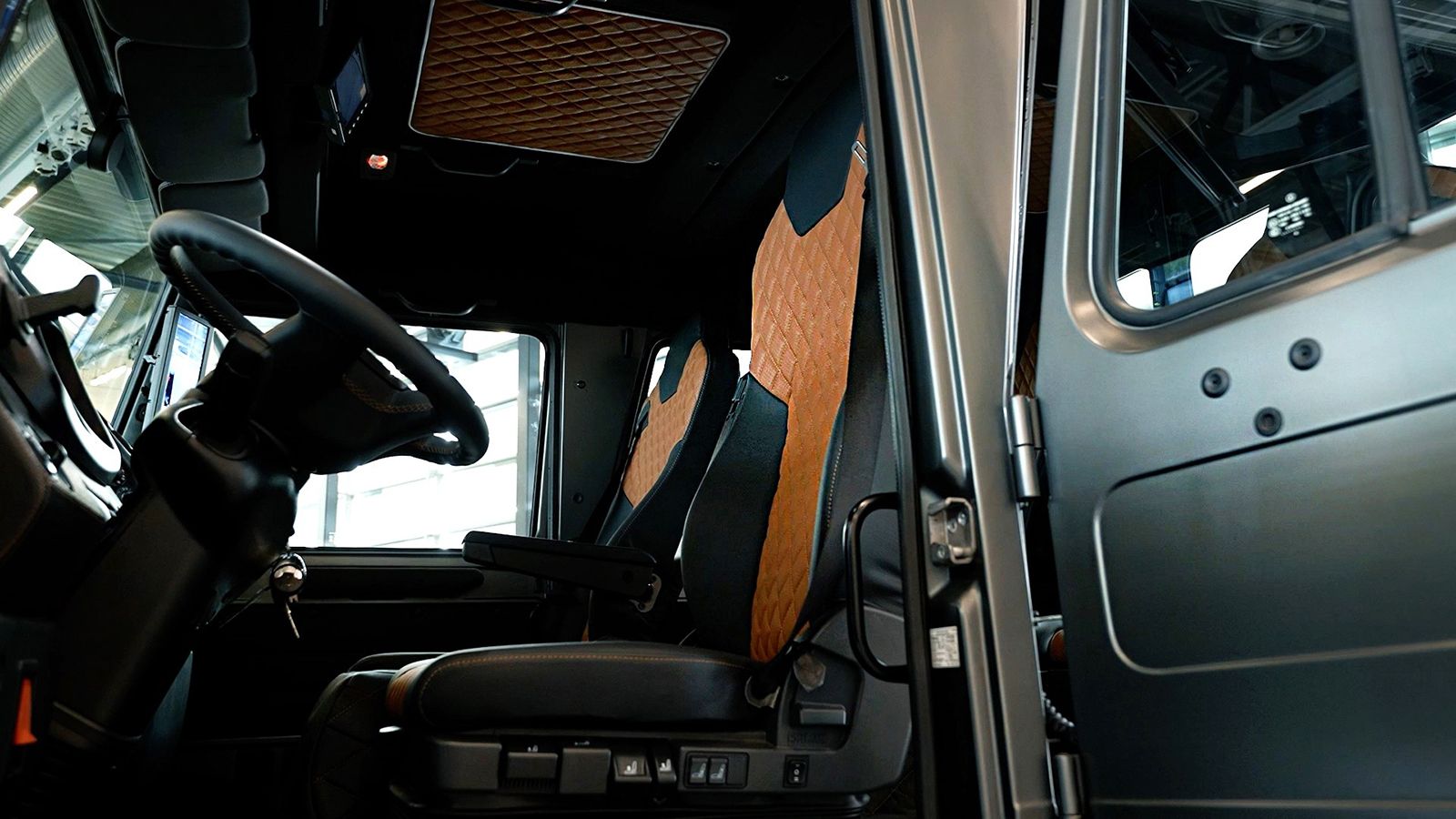 Παρουσιάστηκε το πιο luxury, Unimog, που έχει κατασκευαστεί ποτέ! (+vid)
