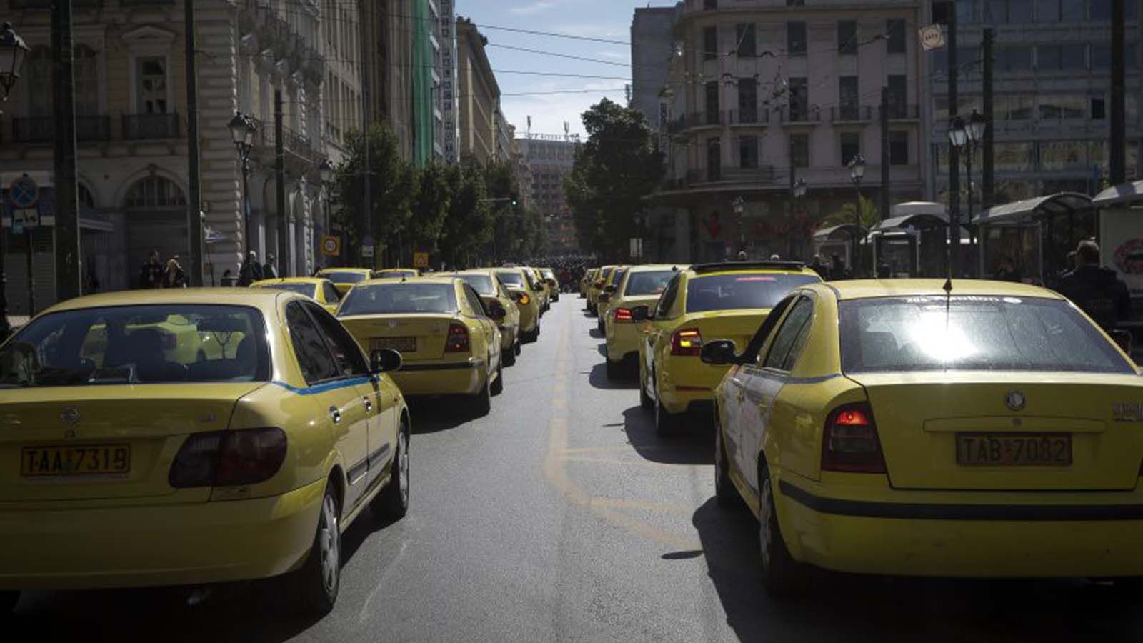 Το ΣΑΤΑ υποστηρίζει ότι η ελάχιστη διάρκεια της σύμβασης ολικής μίσθωσης με οδηγό μέσω προκρατήσεως δεν θα πρέπει να μειωθεί σε μισή ώρα, γιατί έτσι δ