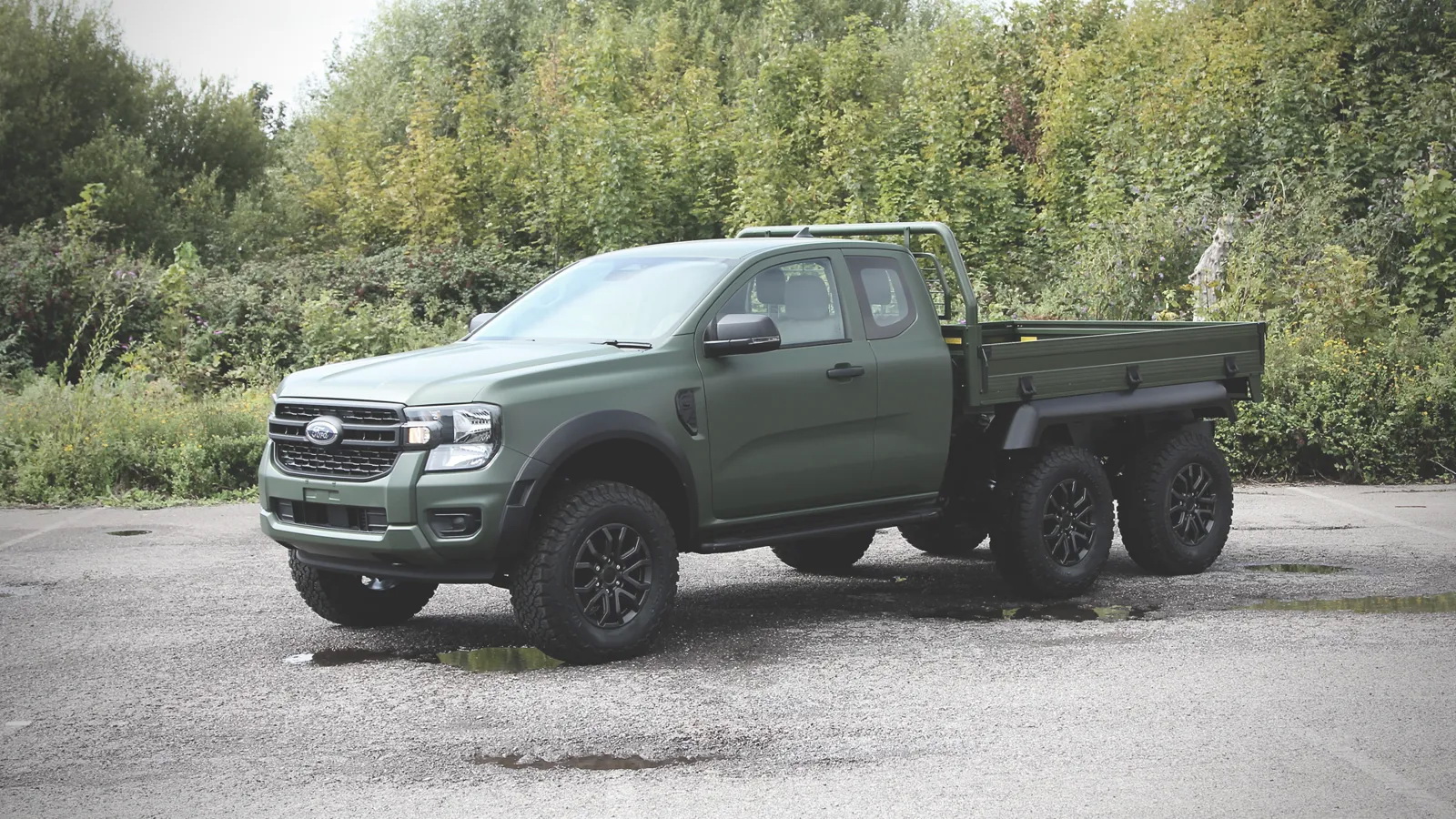 Διαθέτει τροποποιημένο setup πίσω ανάρτησης με έμφαση στο χαμηλό βάρος και στην ανθεκτικότητα.