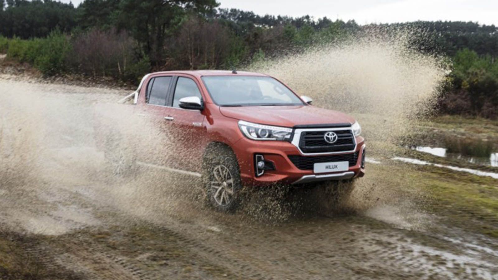 Το μοντέλο υιοθετεί καινούριας σχεδίασης πρόβολο με νέα γρίλια, προφυλακτήρα και φωτιστικά σώματα ομίχλης.