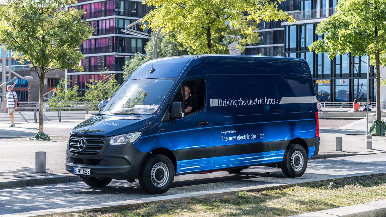 Στην εικόνα βλέπετε το βαν Mercedes eSprinter.
