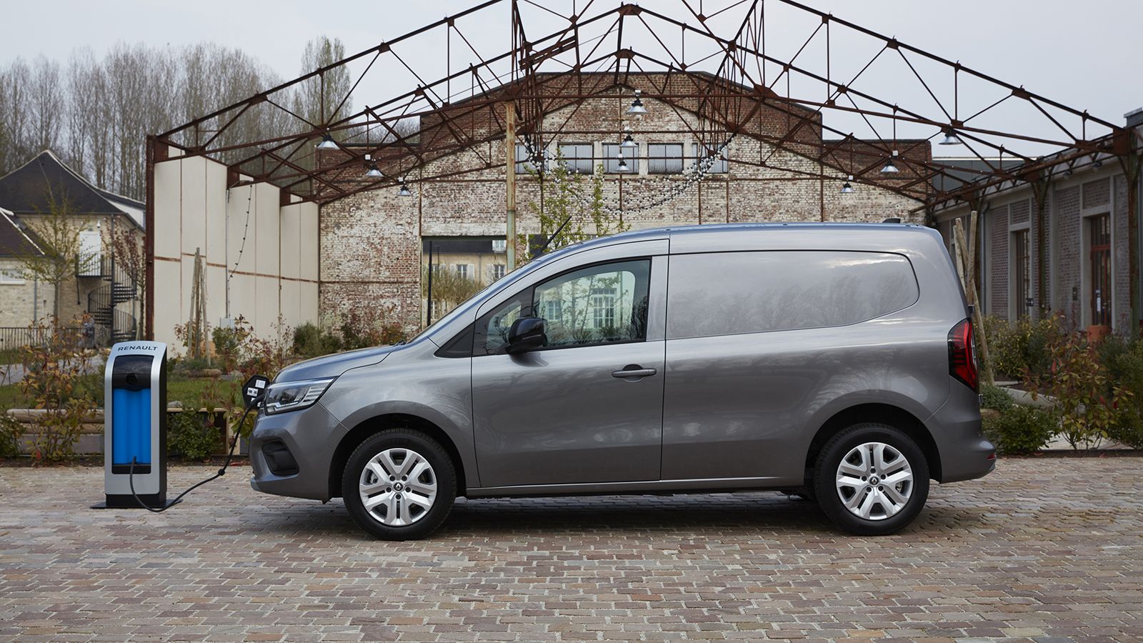 Στην πλατφόρμα «LCV-EV» θα πατάνε ελαφρά επαγγελματικά οχήματα της Συμμαχίας, όπως τα ηλεκτρικά Renault Kangoo (φωτό) και Nissan Townstar.