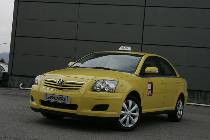 Toyota Avensis Taxi vs VW Passat Taxi