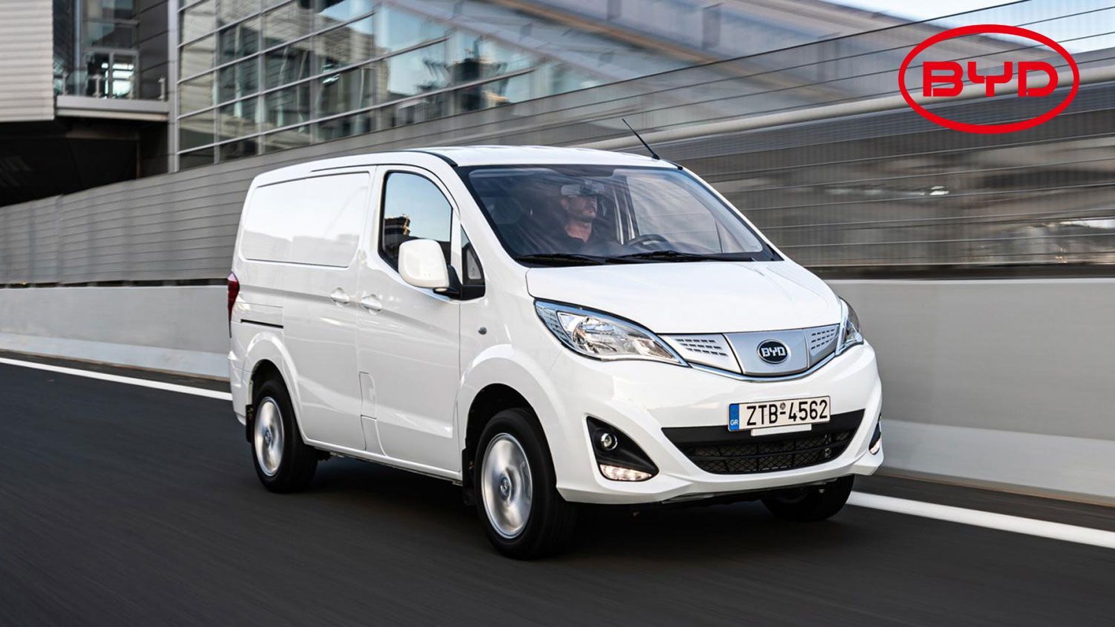 Η BYD κατακτά την κορυφή των πωλήσεων ηλεκτρικών οχημάτων. ξεπερνώντας τα 1,8 εκατ. μοντέλα το 2022. 