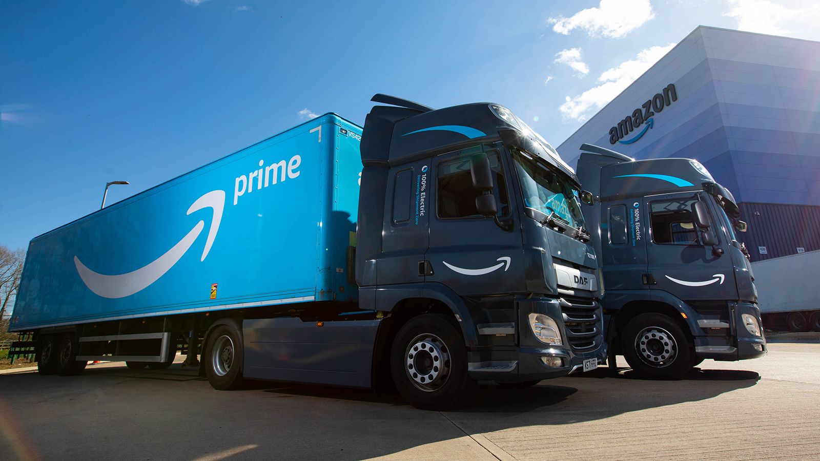 Το DAF CF Electric φέρει ηλεκτροκινητήρα συνεχούς ισχύος 210 kW (281 hp), μπαταρίες 350 kWh, φορτίζει σε περίπου 75 λεπτά και προσφέρει αυτονομία που 