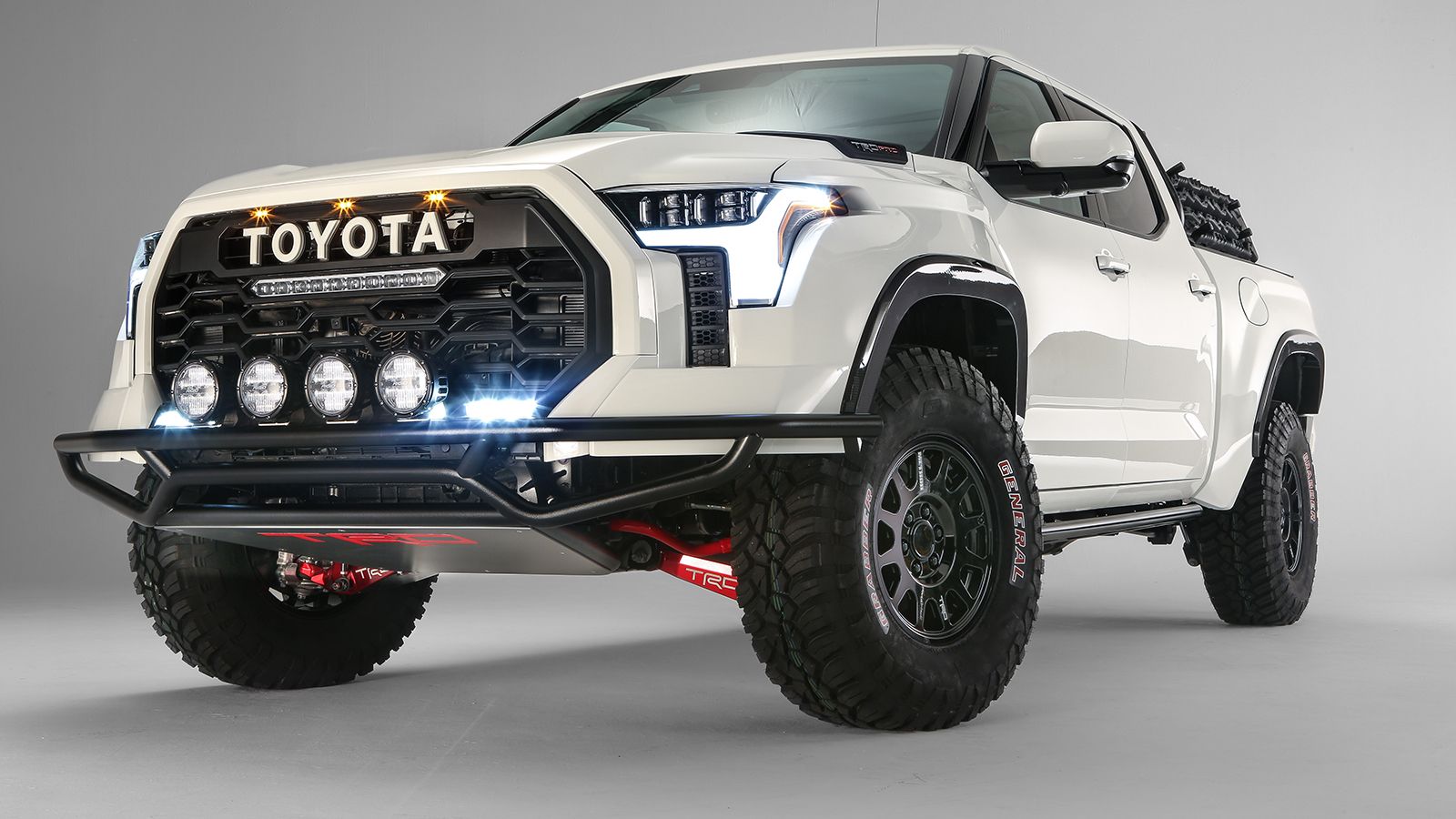 Η Toyota φέρεται να δοκιμάζει το δικό της σκληροτράχηλο Pick-Up, το οποίο θα στηρίζεται στο πρωτότυπο TRD Desert Chase Tundra της περυσινής έκθεσης SE