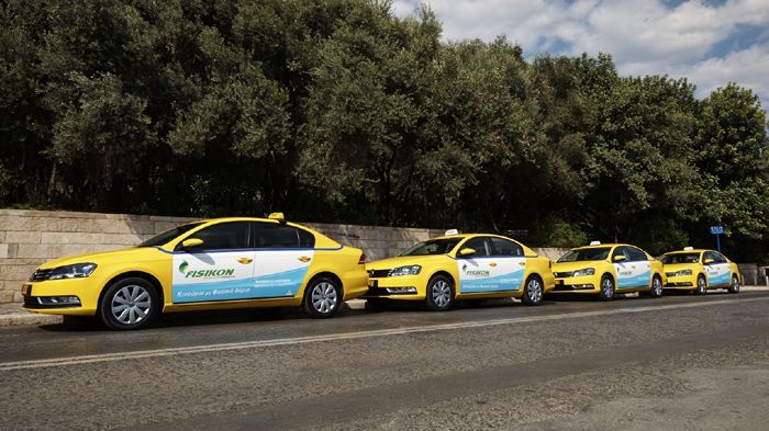 Έχουν ήδη κυκλοφορήσει 10 Passat TSI EcoFuel σε οδηγούς ΤΑΧΙ της Αττικής, οι οποίοι διέκριναν μια μείωση στο κόστος κατανάλωσης, που κυμαίνεται μεταξύ