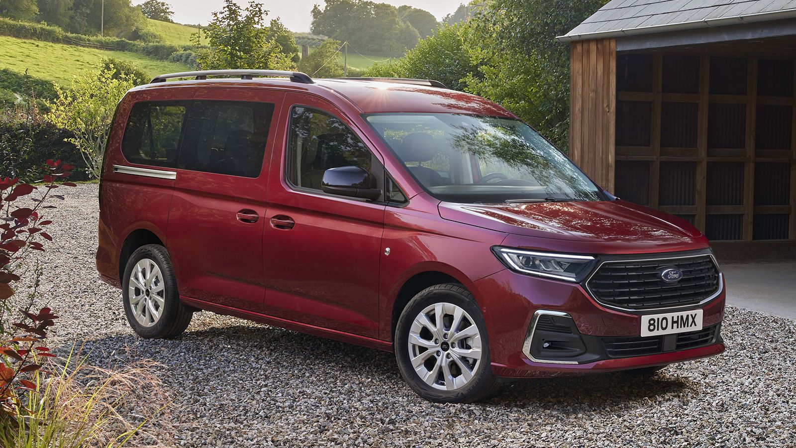 Στην πολυτέλεια ποντάρει η έκδοση «Titanium».