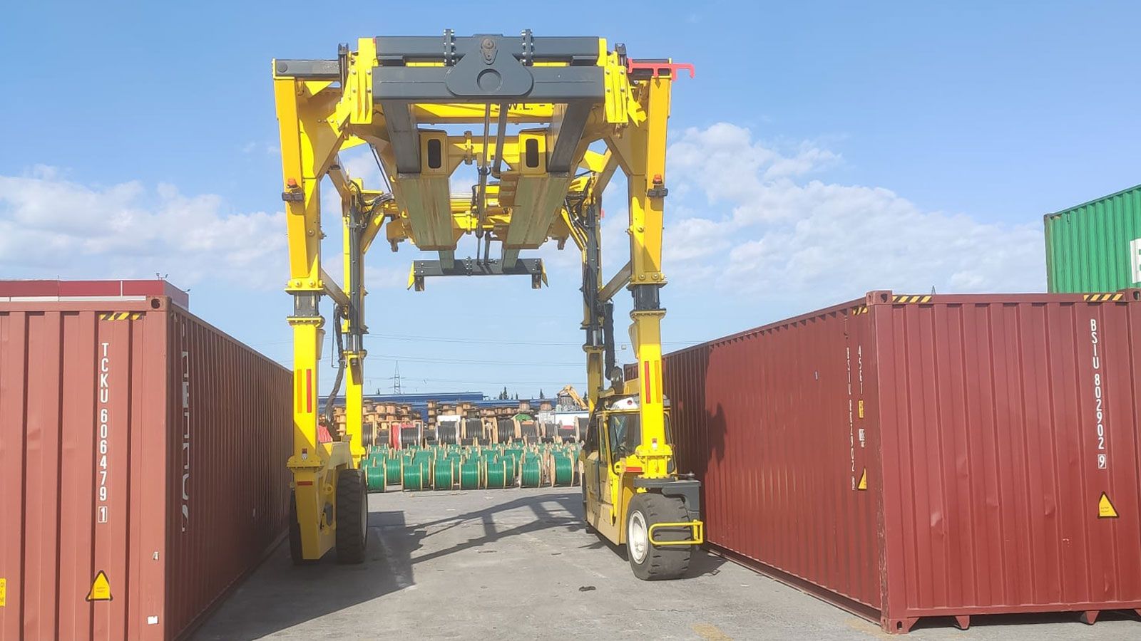 FORKLIFTS ΑΕ: Ανυψωτικά & βιομηχανικά μηχανήματα για κάθε ανάγκη!