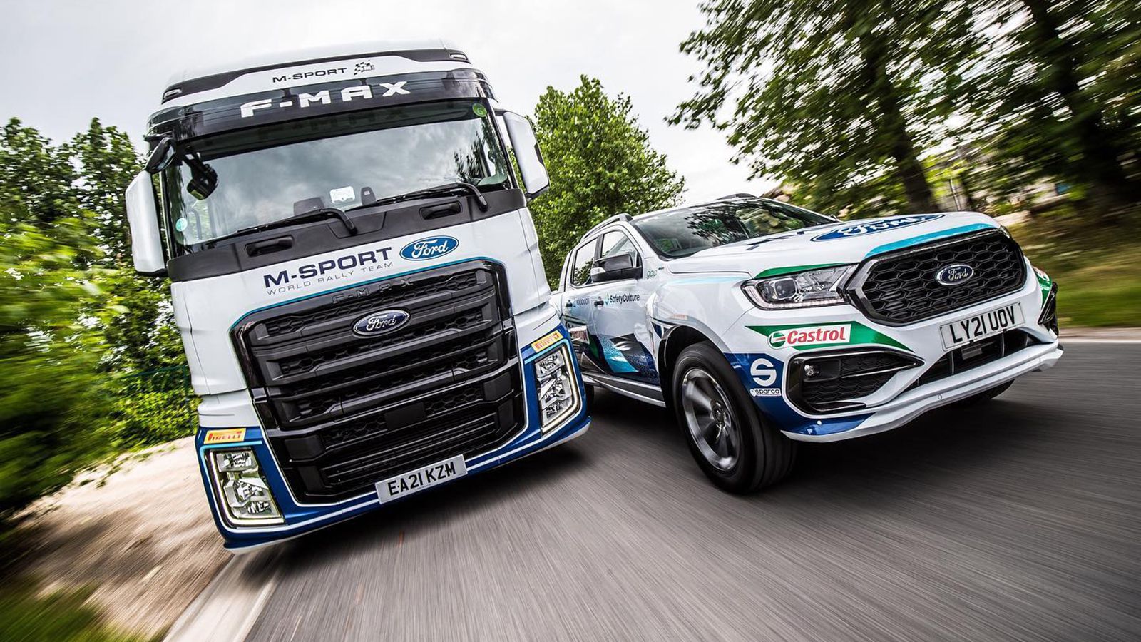 Τα υποστηρικτικά Ranger MS-RT και F-Max της ομάδας M-Sport, συναγωνίζονται σε ομορφιά τα αγωνιστικά Fiesta WRC.