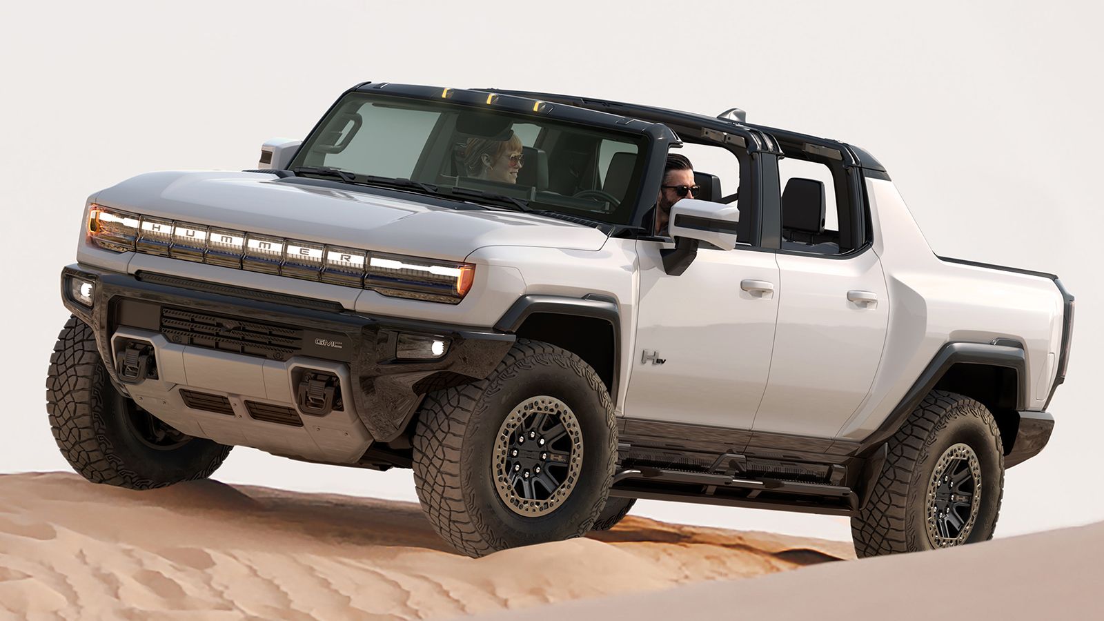 Μια μικρότερη έκδοση του θηριώδους GMC Hummer EV (φωτό) φαίνεται πως θέλει να λανσάρει η General Motors.