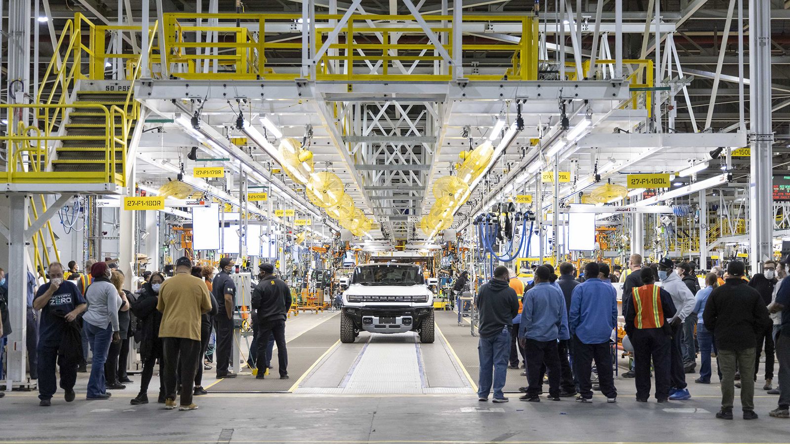 Το ηλεκτρικό Hummer παράγεται στο εργοστάσιο Factory ZERO του Ντιτρόιτ, το οποίο η GM αναβάθμισε πρόσφατα χάρη σε μία επένδυση ύψους 2,2 δισ. δολαρίων