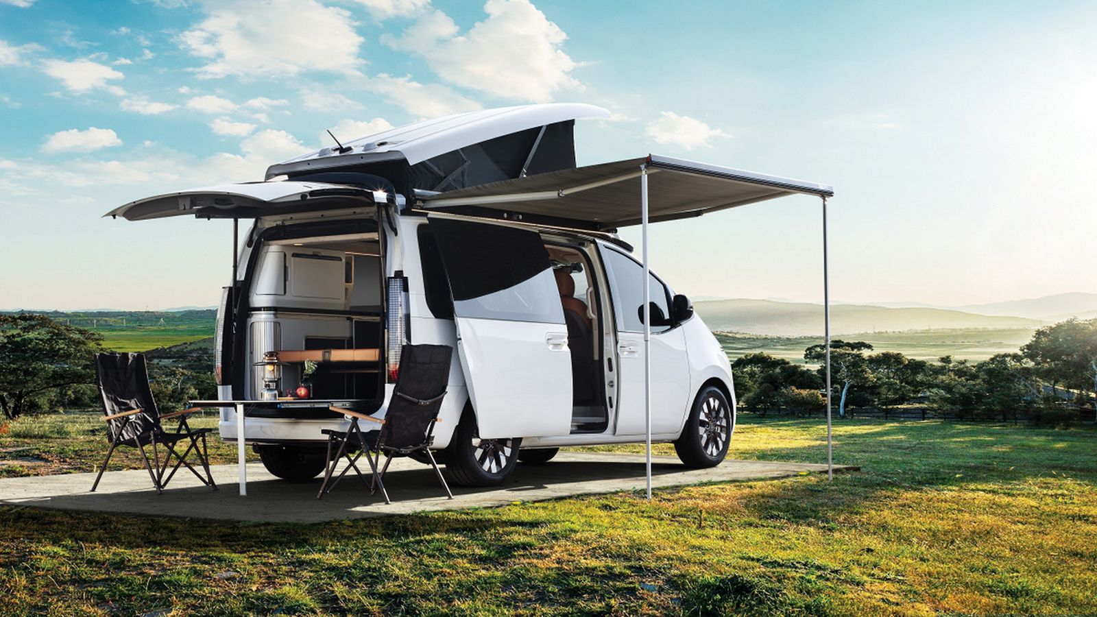 Το Hyundai Staria αποκτά και μία εντυπωσιακή, camper-van έκδοση, που ακούει στο όνομα Staria Lounge Camper.