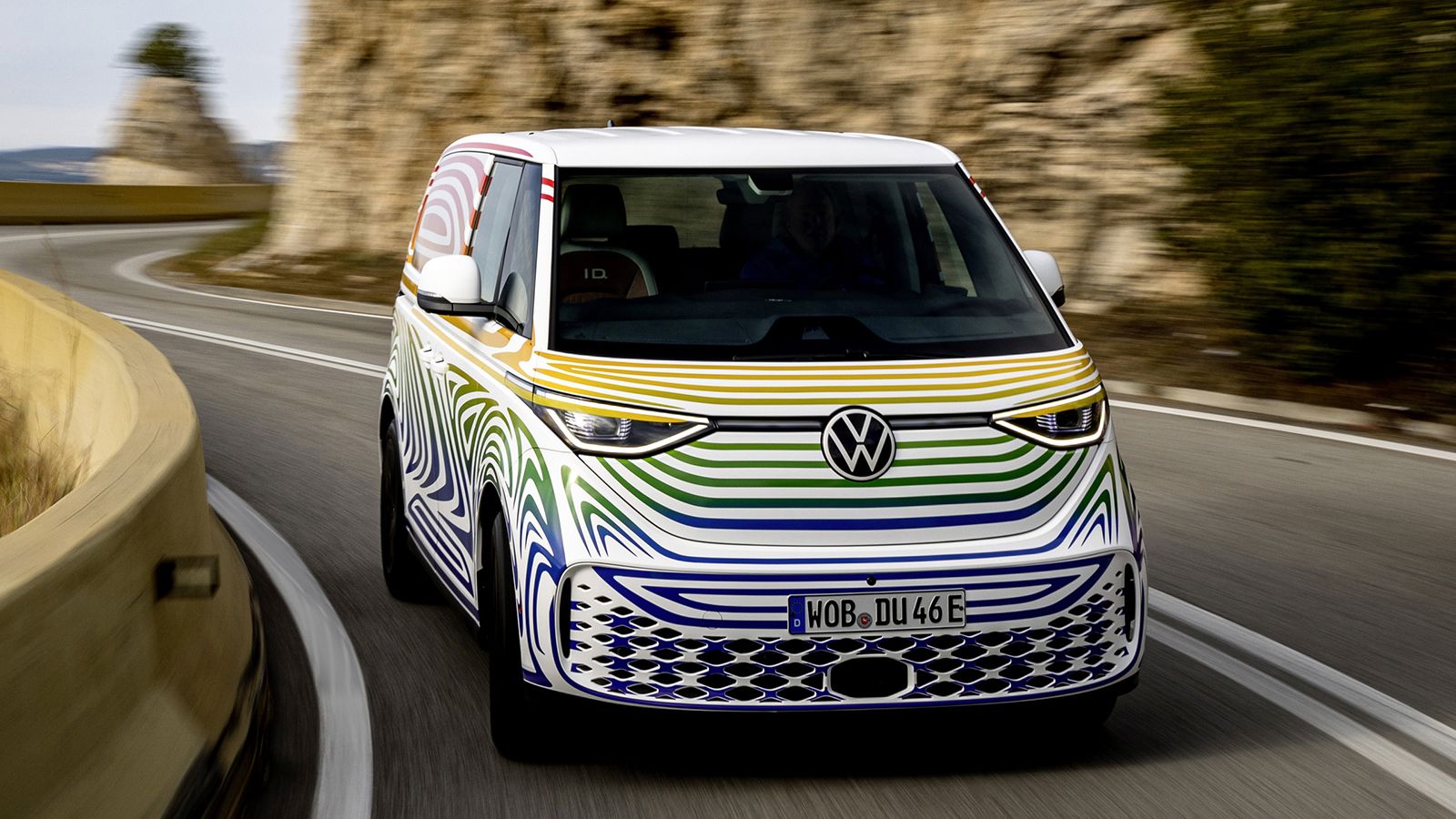 Το ID. Buzz στηρίζεται στην πλατφόρμα Modular Electric Drive Kit (MEB) του Volkswagen Group. Το μήκος του είναι 4.712 χλστ., το ύψος 1.937 χλστ. και τ