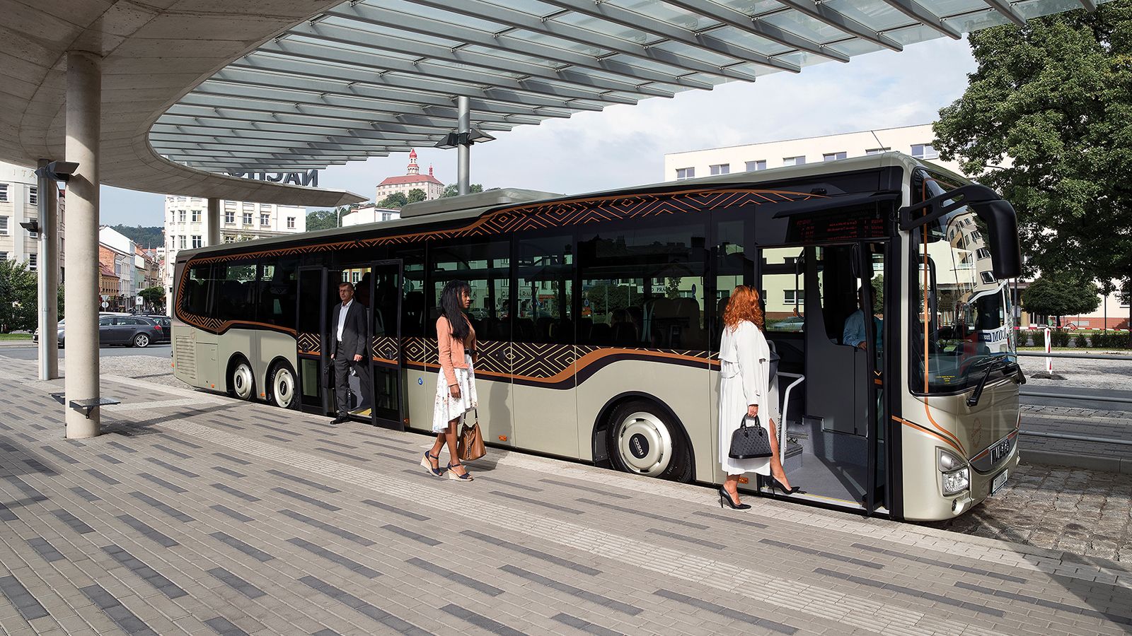 Σε πλήθος εκδόσεων λανσάρεται το Iveco Crossway το οποίο αποτελεί σημείο αναφοράς στην κατηγορία των περιαστικών λεωφορείων.