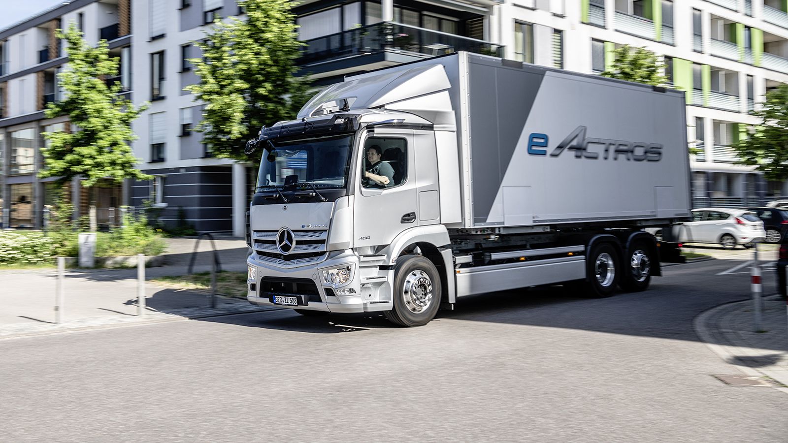 Η παγκόσμια πρεμιέρα του πολυαναμενόμενου Mercedes-Benz eActros είναι γεγονός!