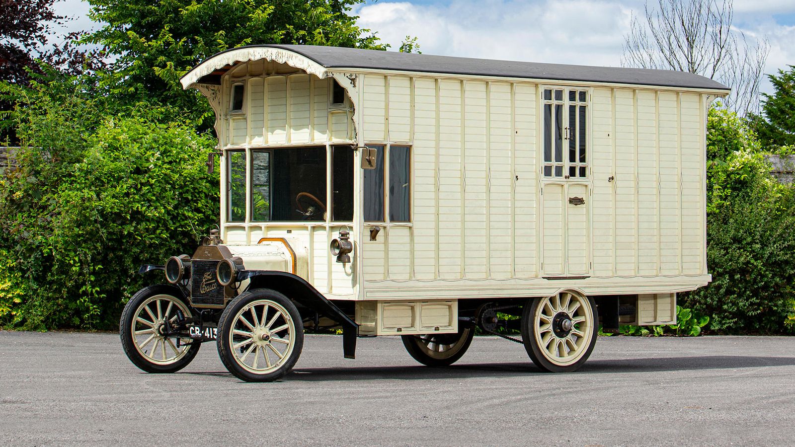 Στις 10 Σεπτεμβρίου πρόκειται να δημοπρατηθεί το Ford Model T Motor Caravan του 1914, που αυτοπροσδιορίζεται ως το παλαιότερο αυτοκινούμενο τροχόσπιτο