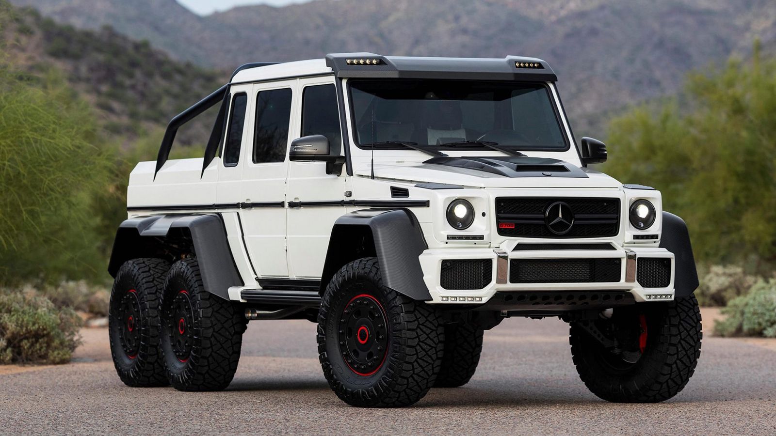 Με μόλις 12.874 χλμ. το Mercedes-Benz G63 AMG 6×6 δια χειρός Brabus από το 2014, πουλήθηκε πρόσφατα για 1,2 εκ. ευρώ!