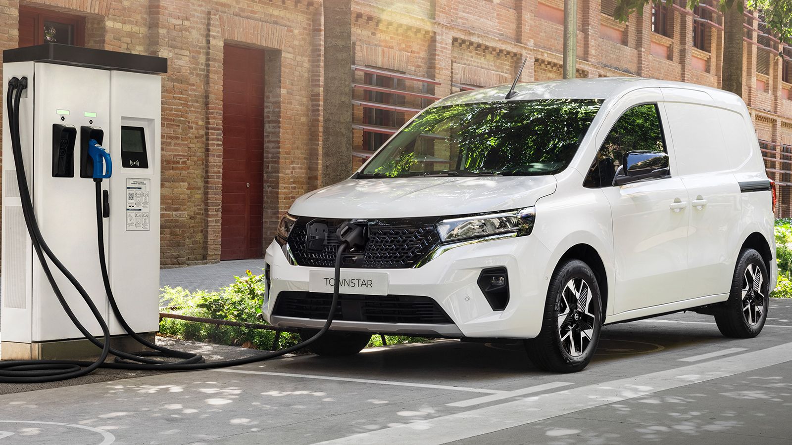 Στο εργοστάσιο της Συμμαχίας Renault – Nissan – Mitsubishi στη Γαλλία ξεκίνησε η παραγωγή του νέου Nissan Townstar EV, το οποίο στηρίζεται