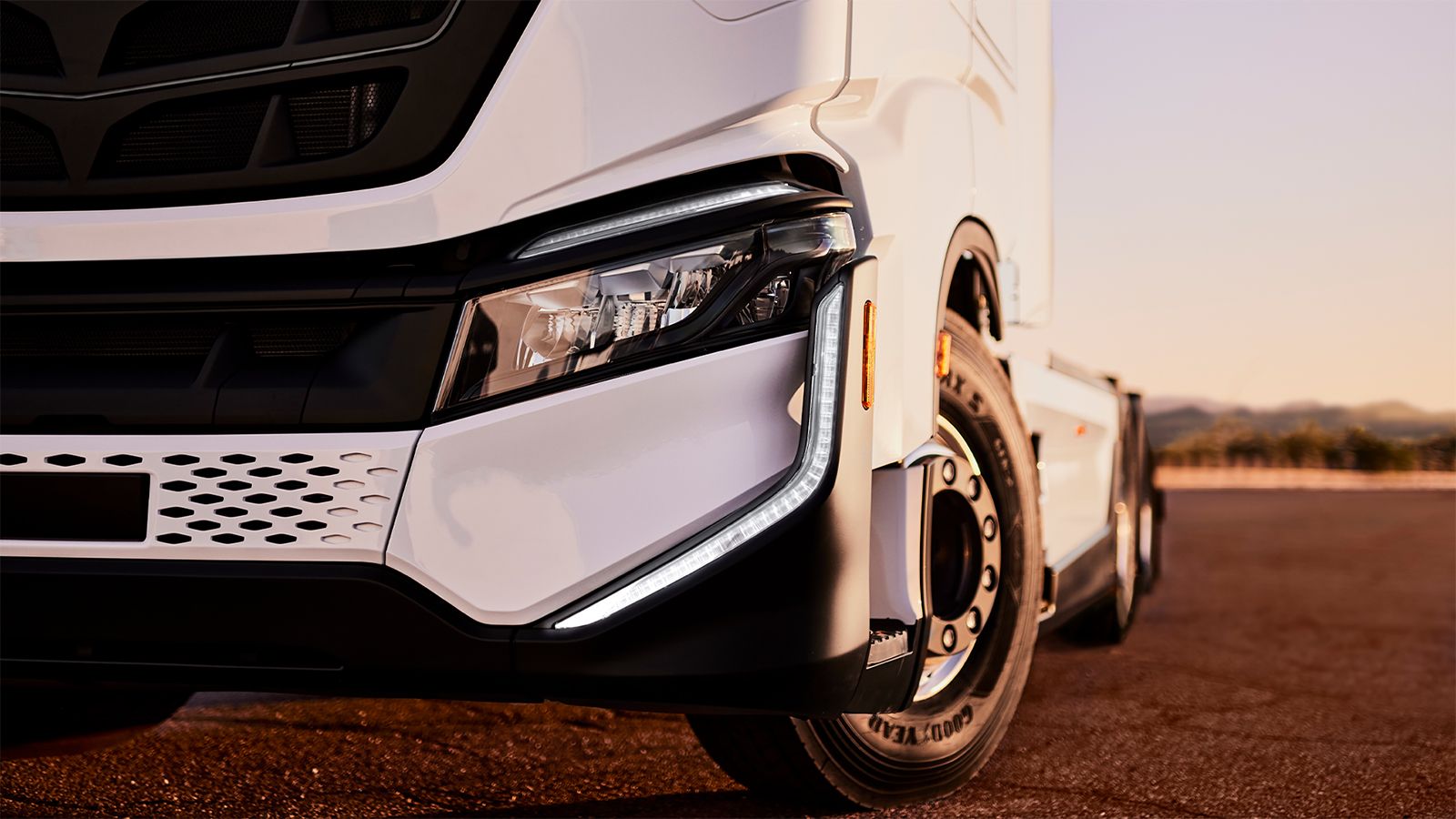 Το Nikola Tre, το οποίο στηρίζεται στο IVECO S-WAY, θα δοκιμαστεί του χρόνου στα Logistics του λιμανιού του Αμβρούργου.