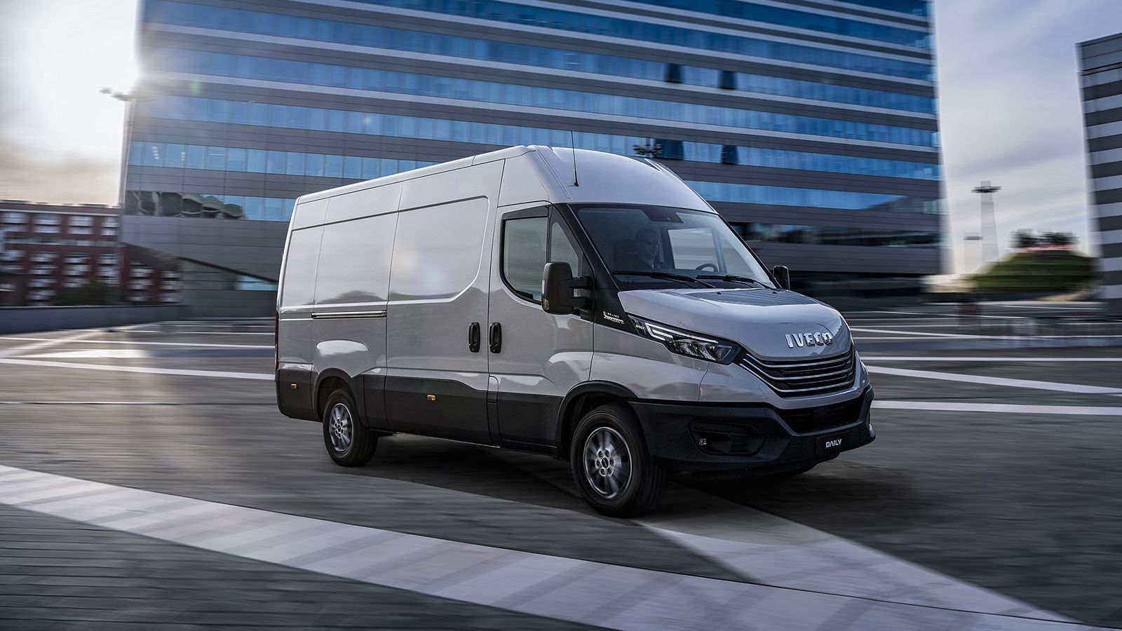 40 χρόνια ζωής και 1,6 εκ. μονάδες έχει να επιδείξει το Iveco Daily, ένα από τα σημαντικότερα μεγάλα van της παγκόσμιας αυτοκινητοβιομηχανίας.