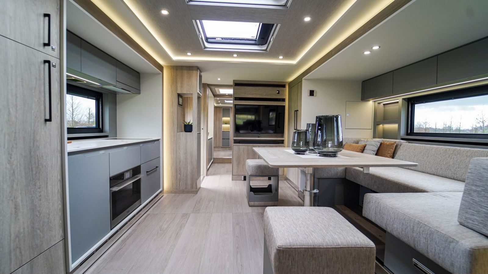 Πόσων το σπίτι είναι καλύτερο από το αυτοκινούμενο STX 3 pop-outs; 