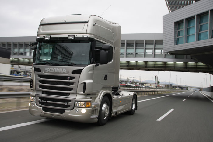 Οδηγούμε το <font color= red>νέο</font color> Scania R620