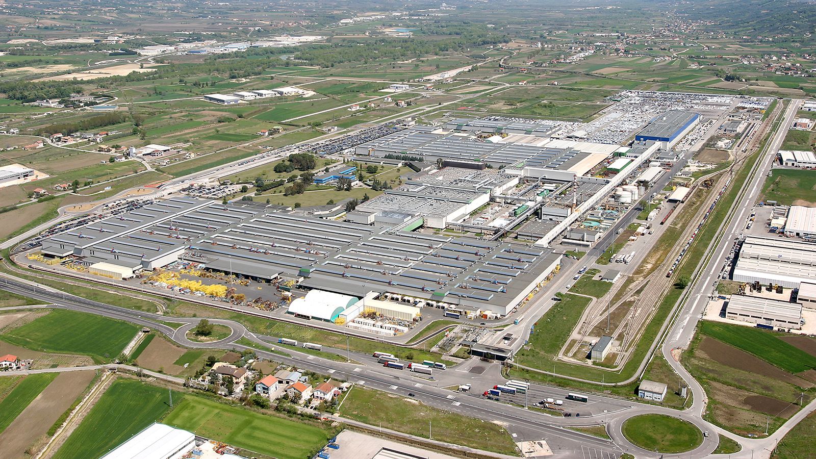 Σταματάει η παραγωγή στο Sevel των Fiat Ducato, Peugeot Boxer και Citroen Jumper λόγω έλλειψης chips.