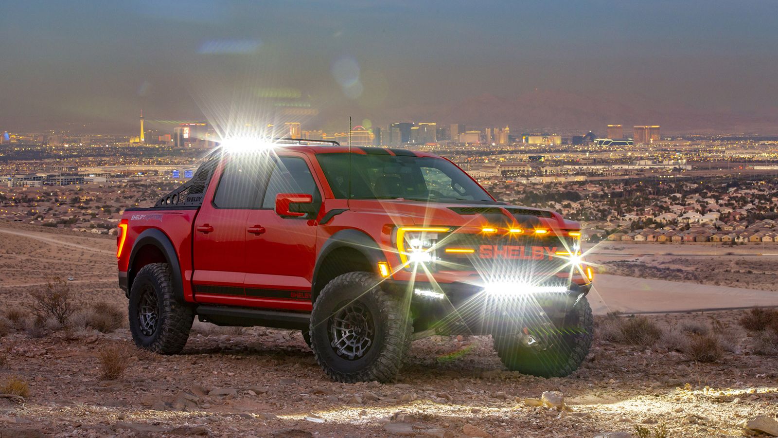 Το Shelby Raptor ...φωταγωγημένο.