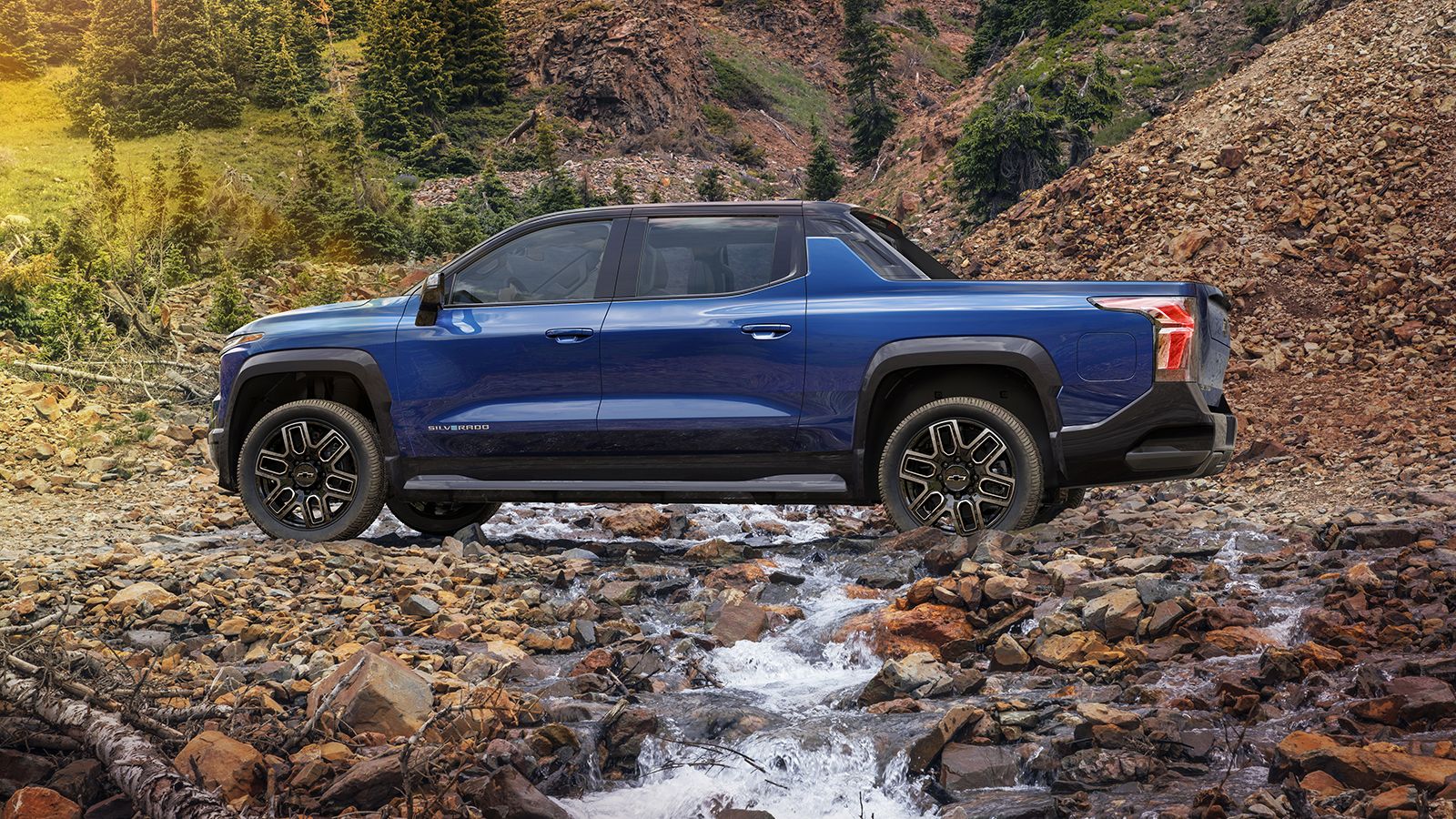 Στην κορυφή της γκάμας θα τοποθετηθεί το Silverado EV RST των 664 ίππων, που θα κάνει το 0-100 σε 4,5 δλ.