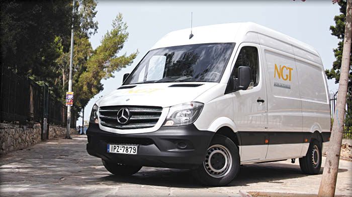 Διαθέσιμο σε εκδόσεις με μεικτό βάρος από 3,0t. – 5,0t., το Sprinter έχει να επιδείξει μια ανεξάντλητη γκάμα εκδόσεων που περιλαμβάνει οχήματα μ