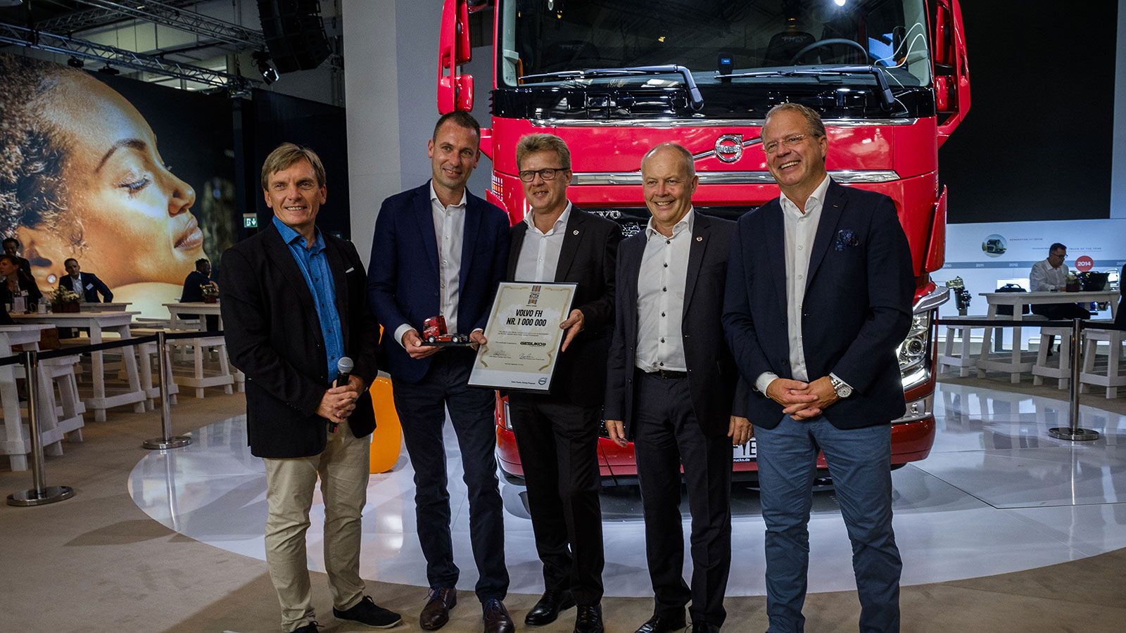 Σε έναν αριθμό ορόσημο έφτασε η Volvo Trucks, αναφορικά με την ναυαρχίδα της, Volvo FH το οποίο συμπληρώνει φέτος 25 χρόνια ζωής.