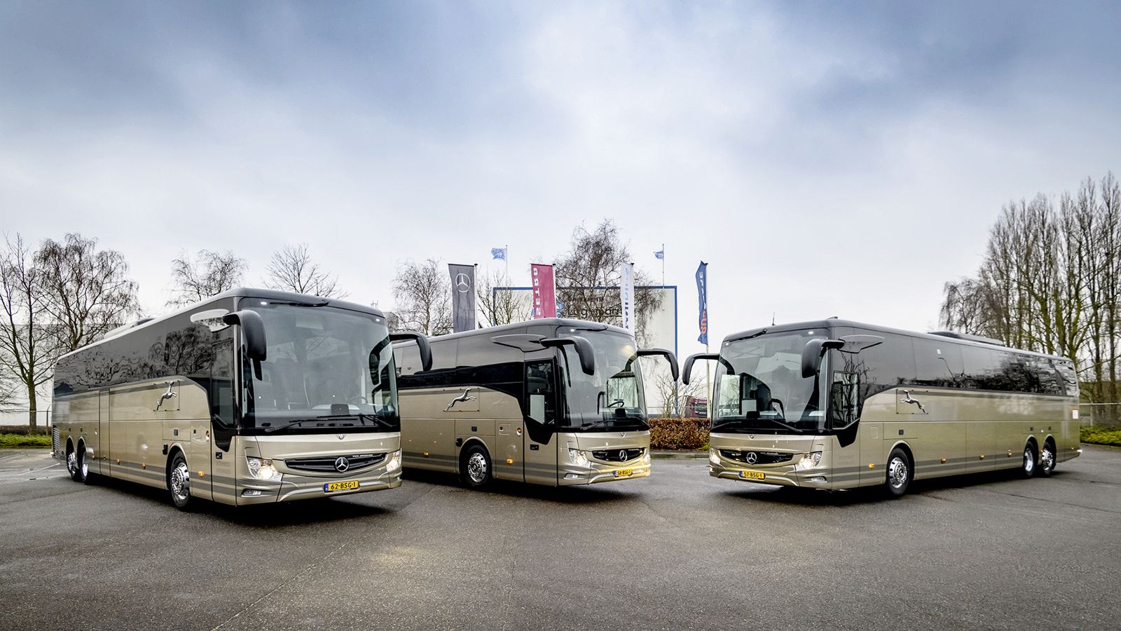 Δείτε πώς το 14μετρο Mercedes-Benz Tourismo L μπορεί να γίνει ακόμα πιο πολυτελές.