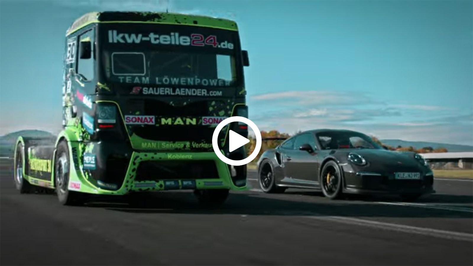 Αγωνιστικό φορτηγό ΜΑΝ εναντίον Porsche 911 GT3