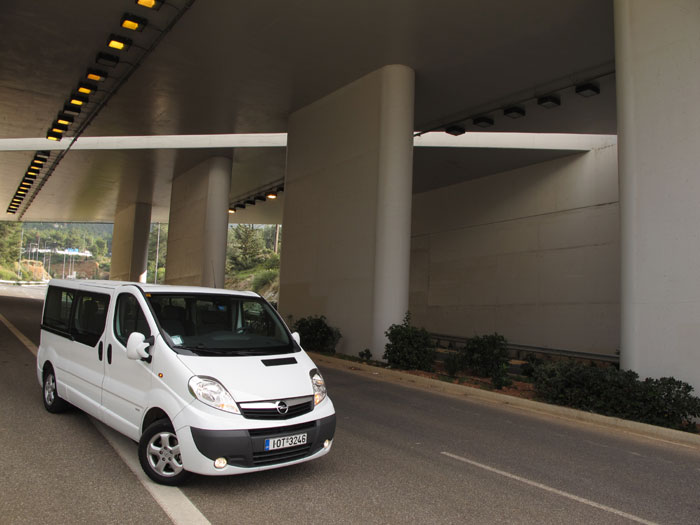 To ανανεωμένο Opel Vivaro Combi