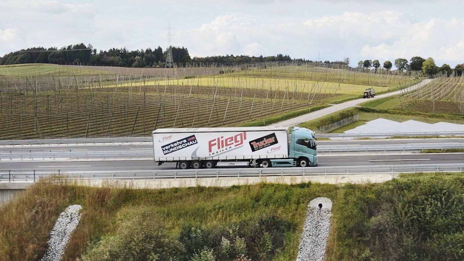 Το μεικτού βάρους 40 τόνων Volvo FH Electric, δοκιμάστηκε στη «Green Truck Route», μια διαδρομή μήκους 343 χλμ., η οποία περιλαμβάνει κομμάτια σε αυτο
