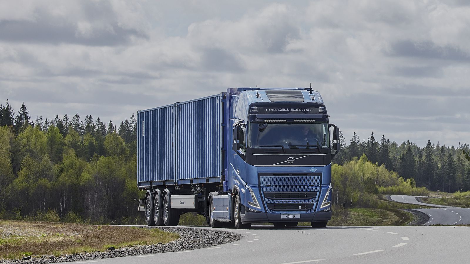 Προς τα τέλη της 10ετίας, η Volvo Trucks θα λανσάρει βαρέα φορτηγά που θα φέρουν κυψέλες καυσίμου, οι οποίες θα παράγονται σε συνεργασία με την Daimle