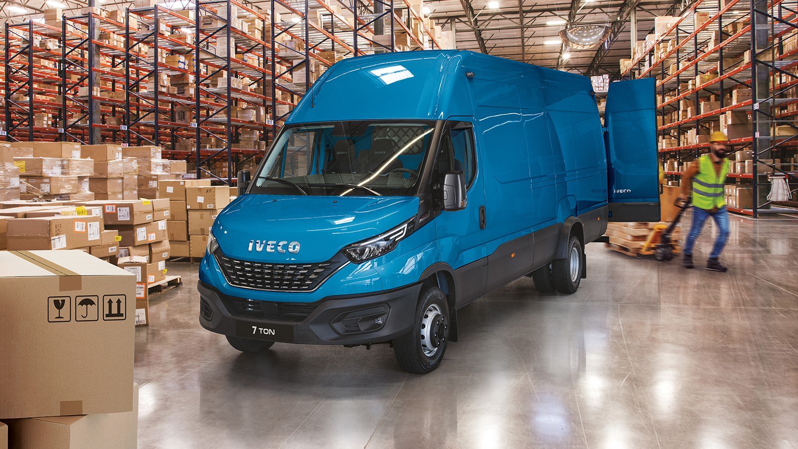 Το IVECO Daily είναι το μοναδικό Μεγάλο Van που ανεβαίνει μέχρι τους 7 τόνους μεικτού βάρους, εντυπωσιάζοντας με τις μεταφορικές του δυνατότητες.