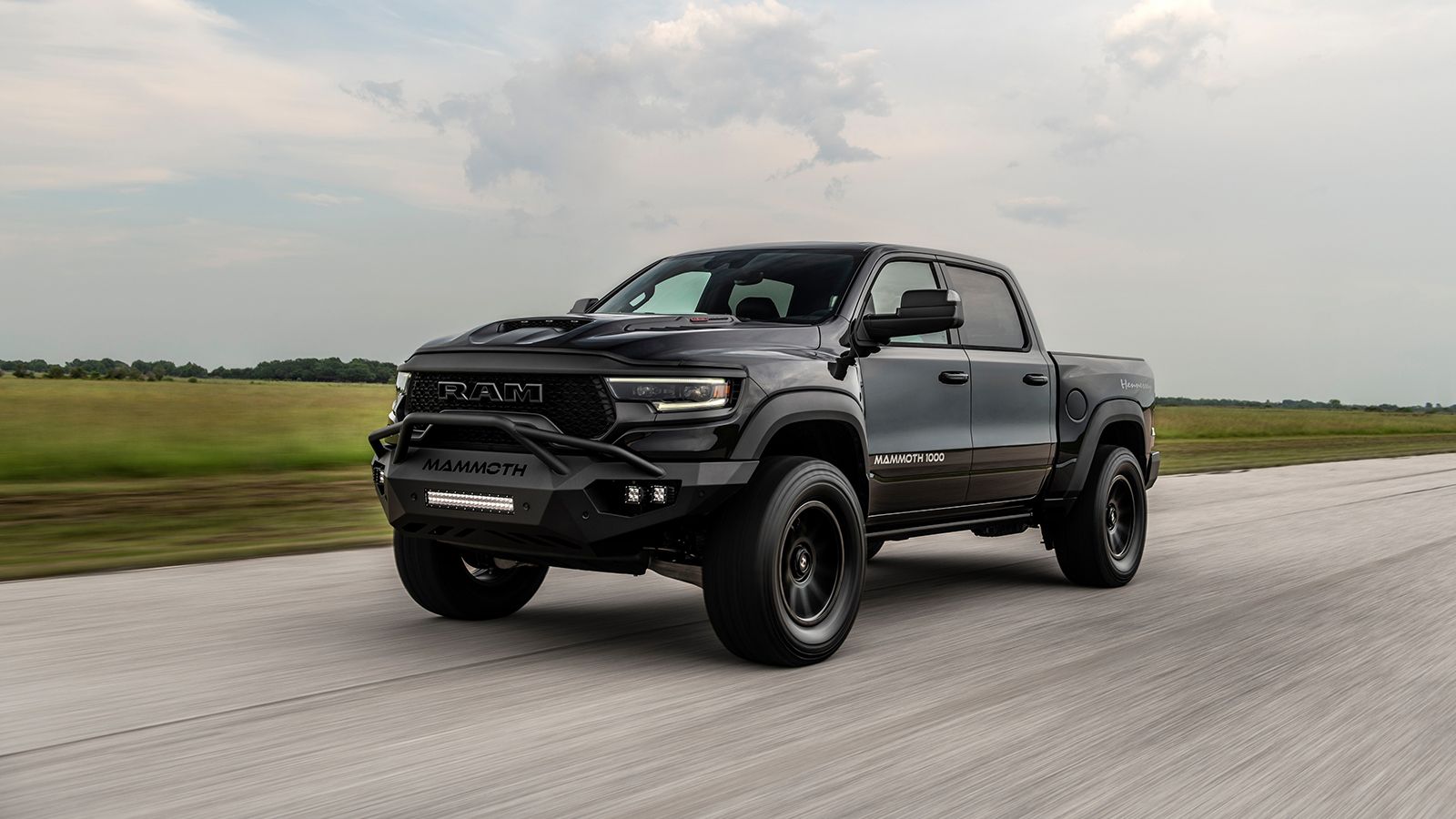 Ξεκίνησε η παραγωγή του Hennessey MAMMOTH 1000 TRX, του ταχύτερου και ισχυρότερου Pick-Up του κόσμου.