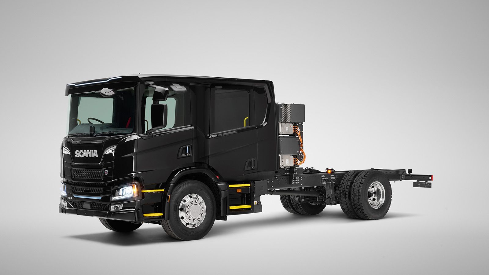 Η Scania τοποθετεί για 1η φορά καμπίνα CrewCab σε ηλεκτρικό φορτηγό!